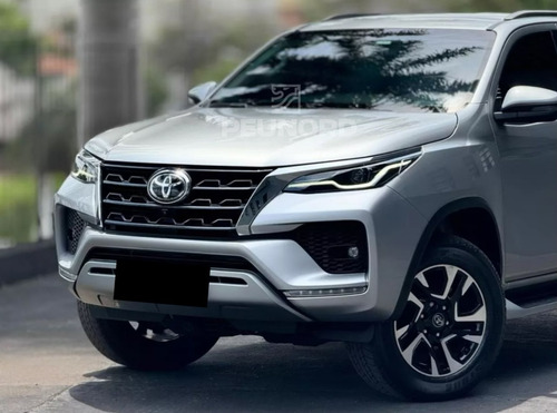 Toyota Hilux SW4 2.8 Srx 204Cv 4X4 7As At