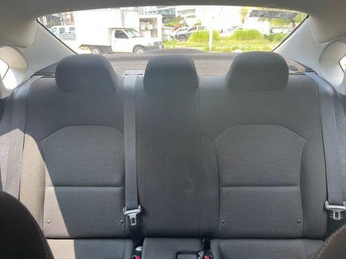 Imagen 11 de 14 de Kia Forte L 2020