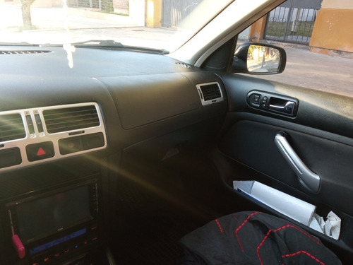 Imagen 7 de 8 de Volkswagen Bora 1.9 Trendline I 100cv 2011