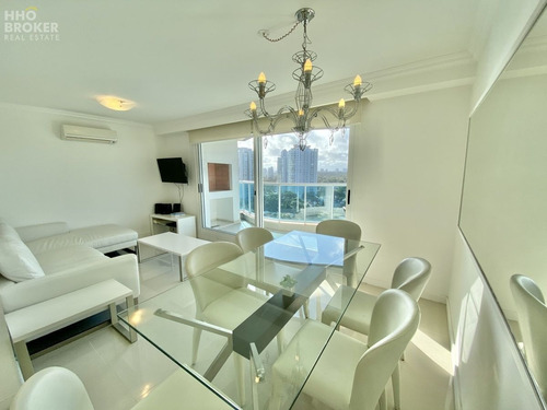 Imagen 4 de 26 de Apartamento En Venta De 3 Dormitorios Terraza Con Parrillero Propio Playa Mansa - Punta Del Este Mansa