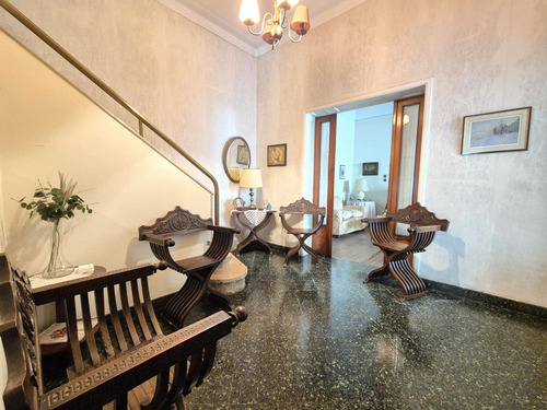 Casa En Venta Sobre Lote Propio. Dos Propiedades En Block