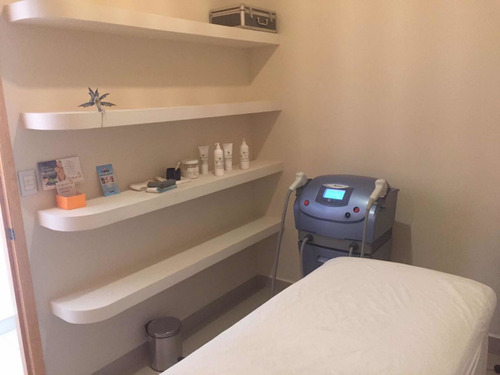 Imagen 2 de 4 de Se Traspasa Local Para Clínica De Belleza O Spa En La Col An