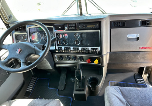 Tractocamion Kenworth T-800 Seminuevo 2018 Con Camarote