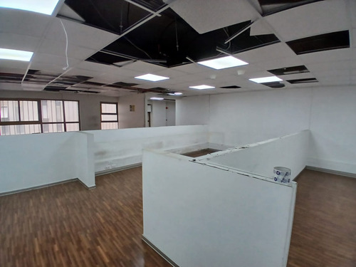 Excelente Local De 1241m2 Con Excelente Exposición En Venta