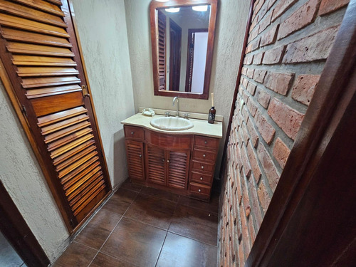 Casa En Venta 5 Ambientes En Ituzaingó Norte