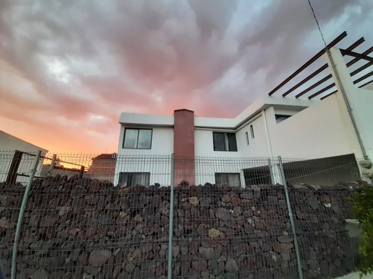 Casa Ojo De Agua Grande Terreno Y Espacios