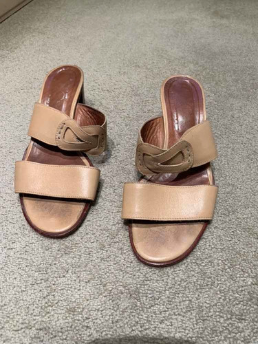 Sandalias Beige De Cuero