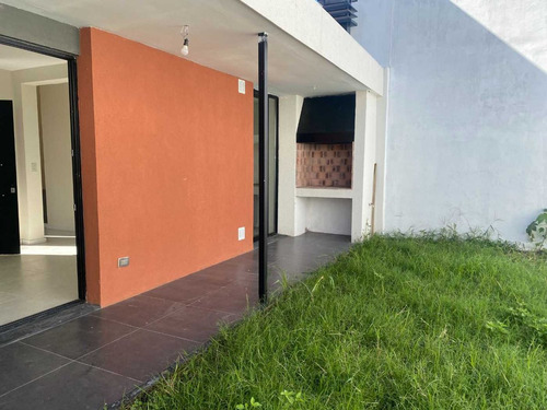 Venta Duplex 3 Amb.lujan A Estrenar Fondo Parrilla