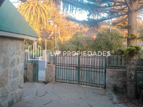 Casa En Venta De 5 Dorm. En Playa Internacional Algarrobo