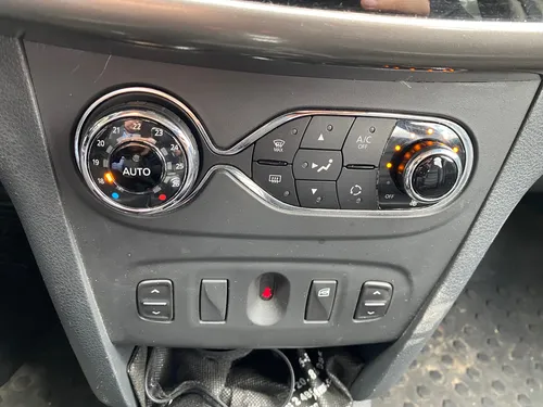 Renault Logan 1.6 Privilege / Intens