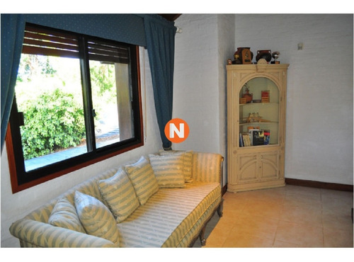 Casa En Venta Y Alquiler, Golf, Punta Del Este, 4 Dormitorios.- Ref: 205929