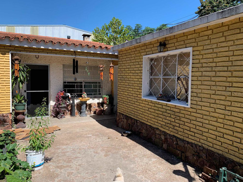 Colon !!! Se Vende Chalet De 3 Dorm Con Barbacoa Y Garage !!