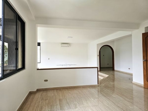Amplio Apartamento En Los Naranjos Del Cafetal