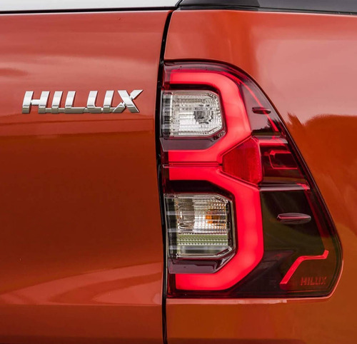 Par Lanterna Traseira Hilux 2016 A 2024 Com Led E Soquete