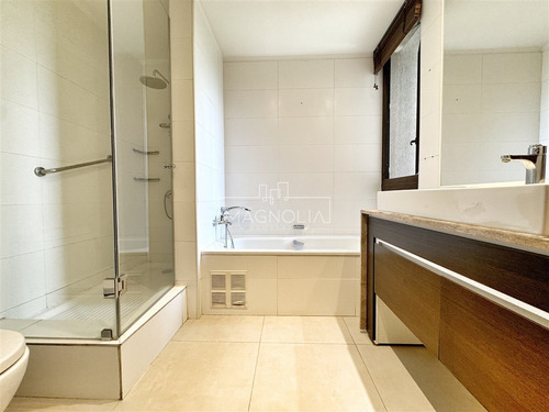 Departamento En Venta De 4 Dorm. En Lo Barnechea