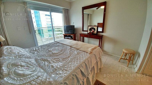 Coral Tower, Playa Mansa, 50% Contado Y Saldo En 18 Meses Sin Intereses.