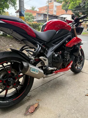 Triumph Speed Triple 1050 ( No Abs ) 2011
