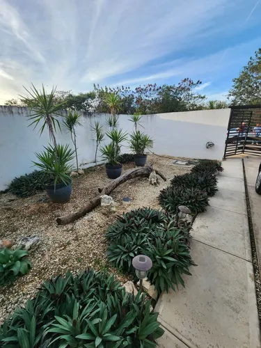 Casa Equipada Con Amplio Jardin En Venta, Merida