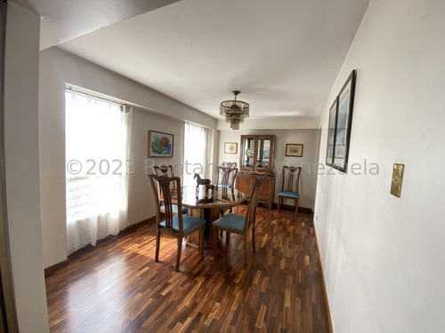 Magnífico Apartamento En Alquiler La Carlota Full Amoblado, Con Excelente Distribución, Amplio Y Luminoso Consta De 141 Mts2, Vi Mls #24-11566