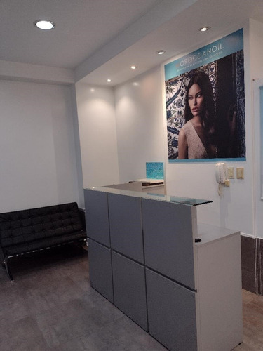 Peluqueria Totalmente Instalada, Trae El Peine