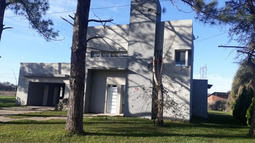 Imagen 2 de 12 de Casa De 2 Dormitorios En Country El Paso