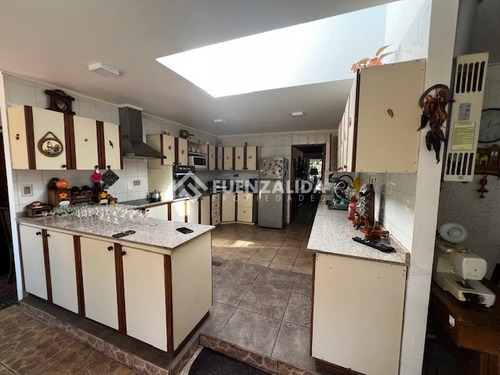 Casa En Venta De 5 Dorm Olmué Pardero 25