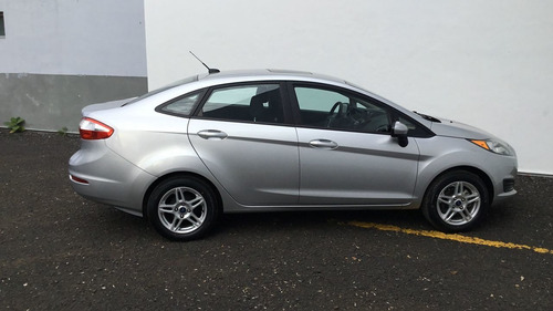 Imagen 13 de 15 de Ford Fiesta 4 Puertas