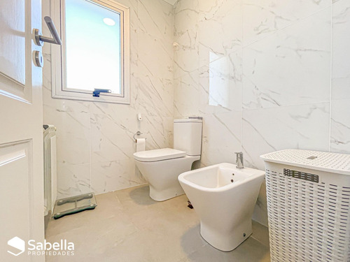 Venta De Casa En City Bell, Barrio El Quimilar
