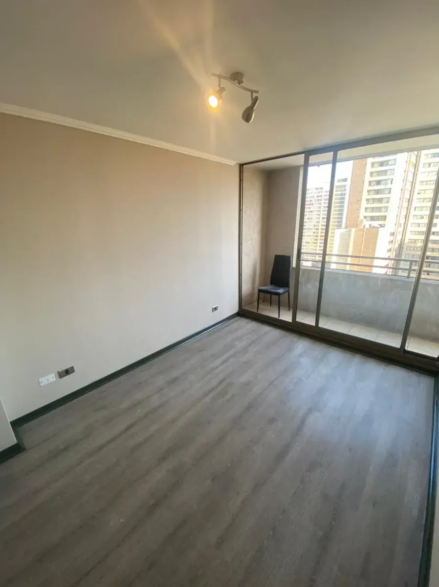 Imagen 3 de 9 de Hermoso Departamento Remodelado En Arriendo
