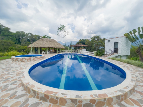 Imagen 8 de 28 de Casa Campestre Con Cultivos Y Piscina En Barbosa