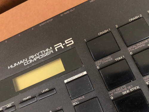 Roland R5 No R8 Caja De Ritmos (Usado)