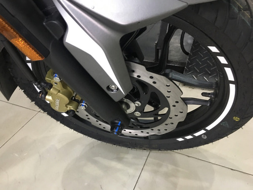 Imagen 5 de 13 de Bajaj Ns 200