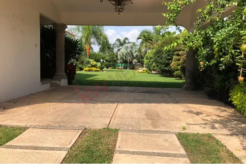 Se Vende Residencia En Lomas De Cocoyoc, Morelos