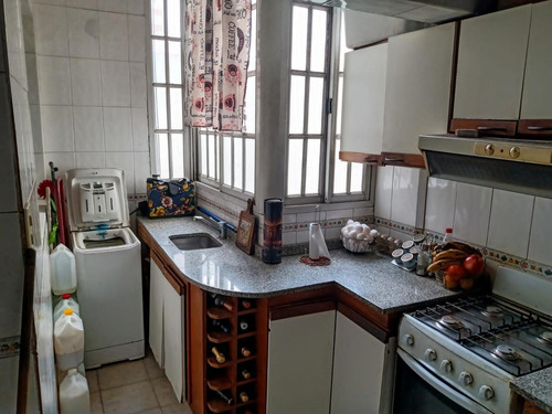 Imagen 10 de 30 de Amplio 4 Ambientes Al Frente Con Balcon Corrido Apto Credito