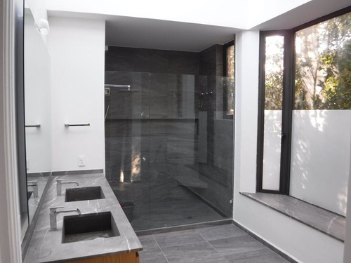 Casa Recien Remodelada A Una Cuadra De Monte Libano
