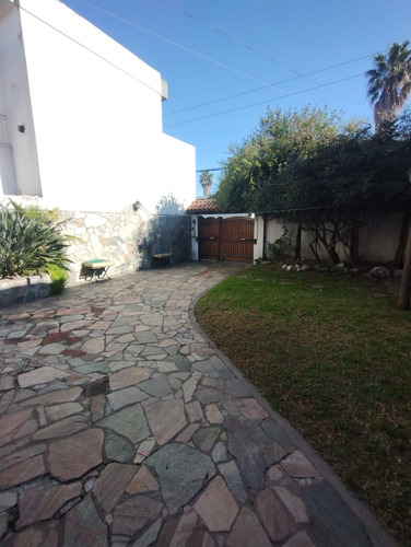 Hermoso Chalet De Estilo Haedo