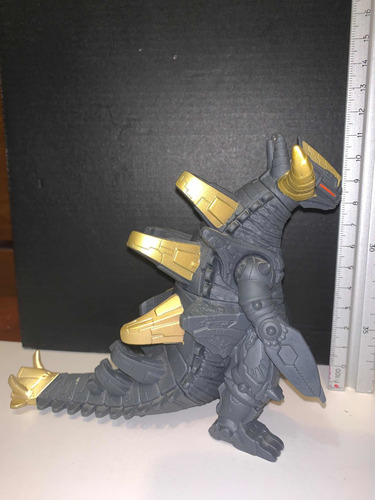 Grand King Megalos Kaiju / Figura Ultraman Godzilla Bandai (Usado)