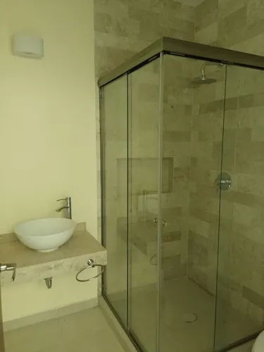 En Venta Casa En Puerta De Piedra, Equipada, Jardín, 3 Recamaras, Alberca