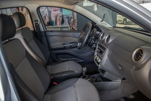 Imagen 14 de 25 de Volkswagen Voyage 1.6 Highline Imotion