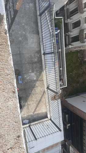 Imagen 8 de 9 de Monoambiente Dividido Totalmente Equipado En Ciudad Vieja!