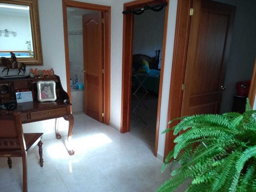 Jm/ Casa Con Grandes Espacios En Tejeda