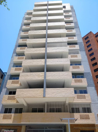 Venta De  Apartamento Res Montecarlo La Chimenea Valencia Carabobo. 0509 Jm