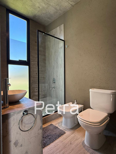 Casa En Venta De Hormigón Visto En Costa Esmeralda