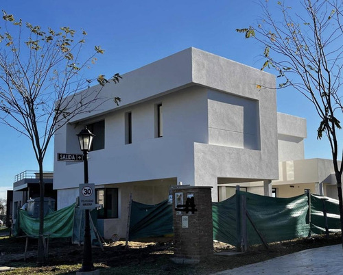 Imagen 1 de 6 de Casa - Santa Elena