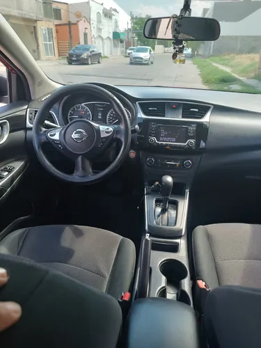 Nissan Sentra 1.8 Advance Cvt