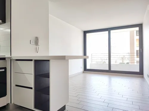 Edificio Av. Irarrázaval (1 Est. 1 Bod.) Vista Poniente Pi