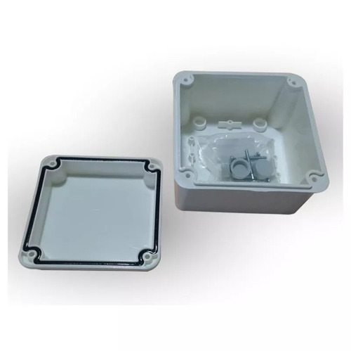 Imagen 4 de 5 de Caja Estanca Plástica 150x150x80mm - Tofema