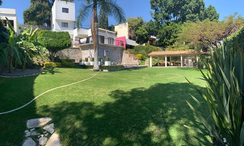 Hermosa Casa En Lomas De Cuernavaca, 1,050 M2