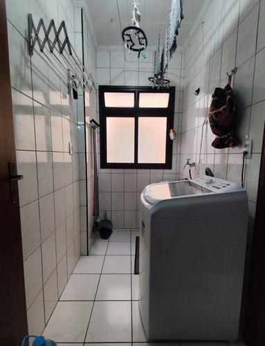 Mobiliado - 1 Dormitório Sacada Envidraçada- Prédio Com Elevador E Piscina