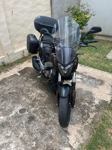 Dominar 400